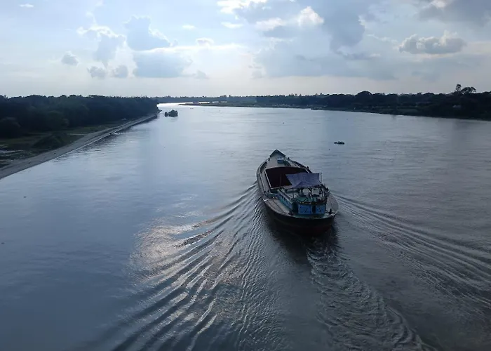Nodir Neer - Nest By The River